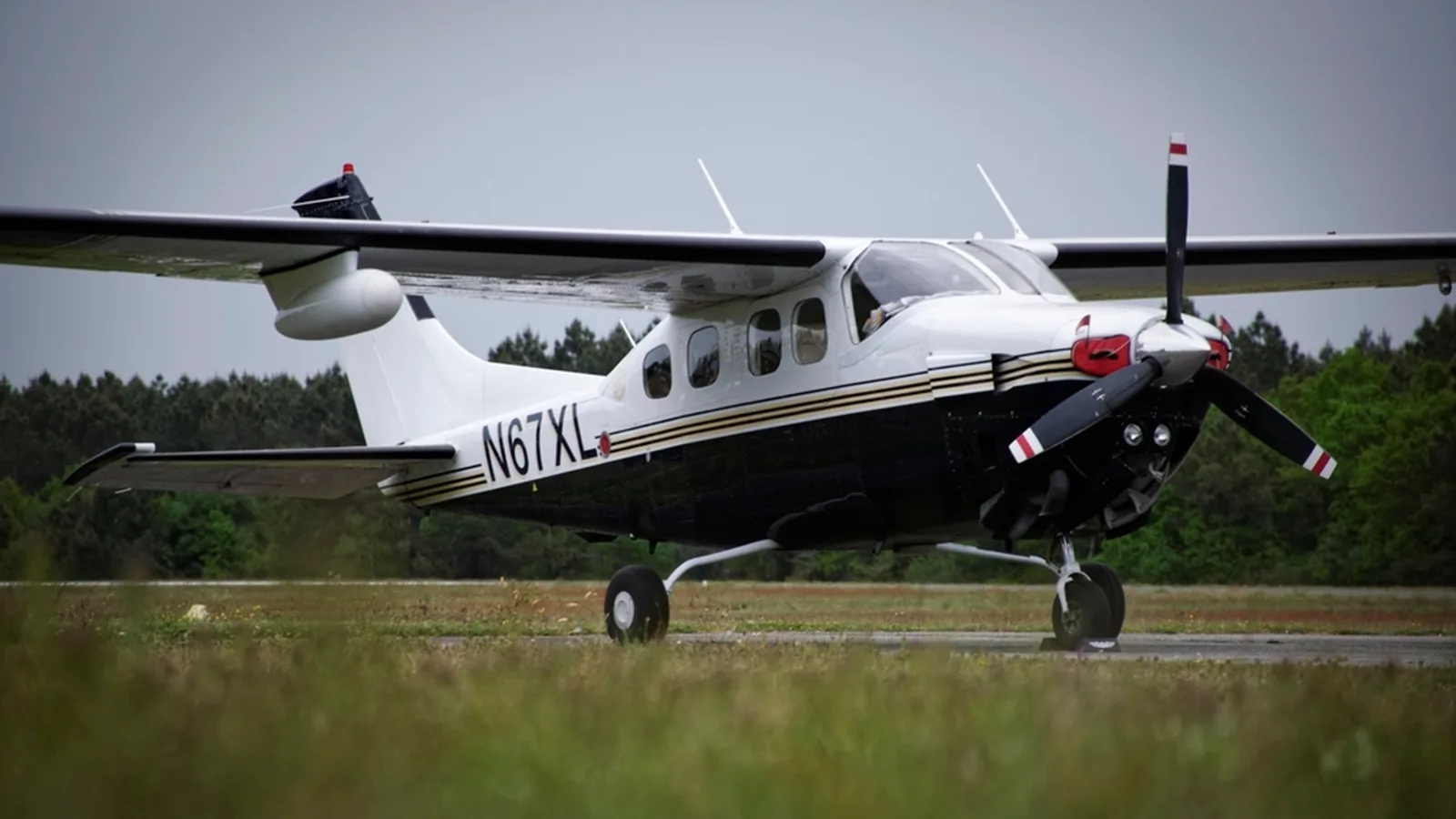 Cessna 210
