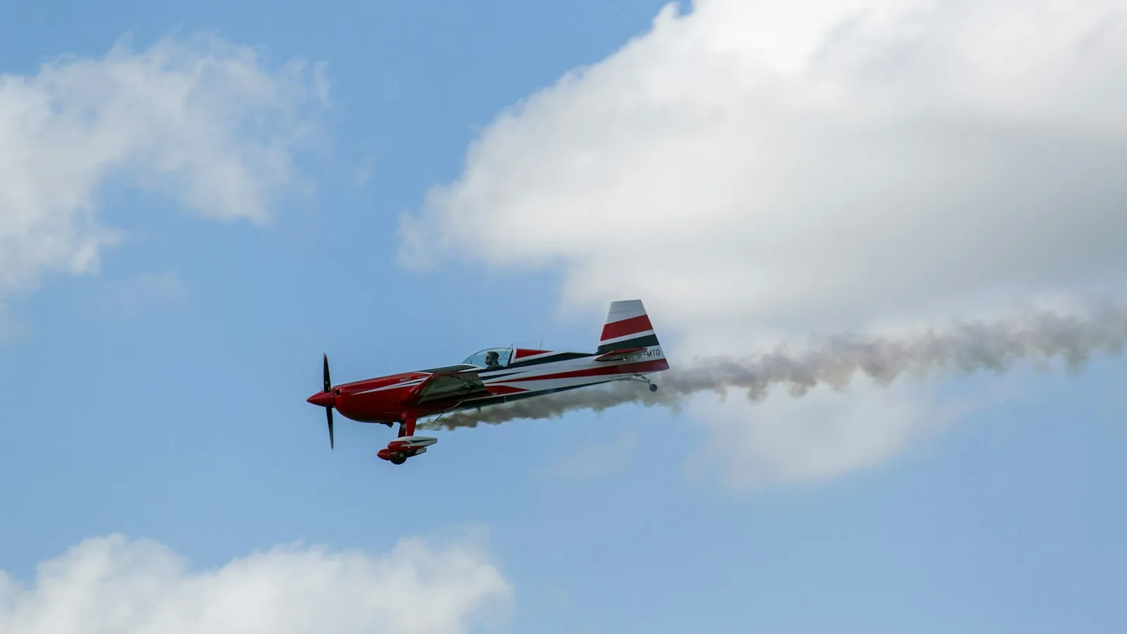 Extra 300/330